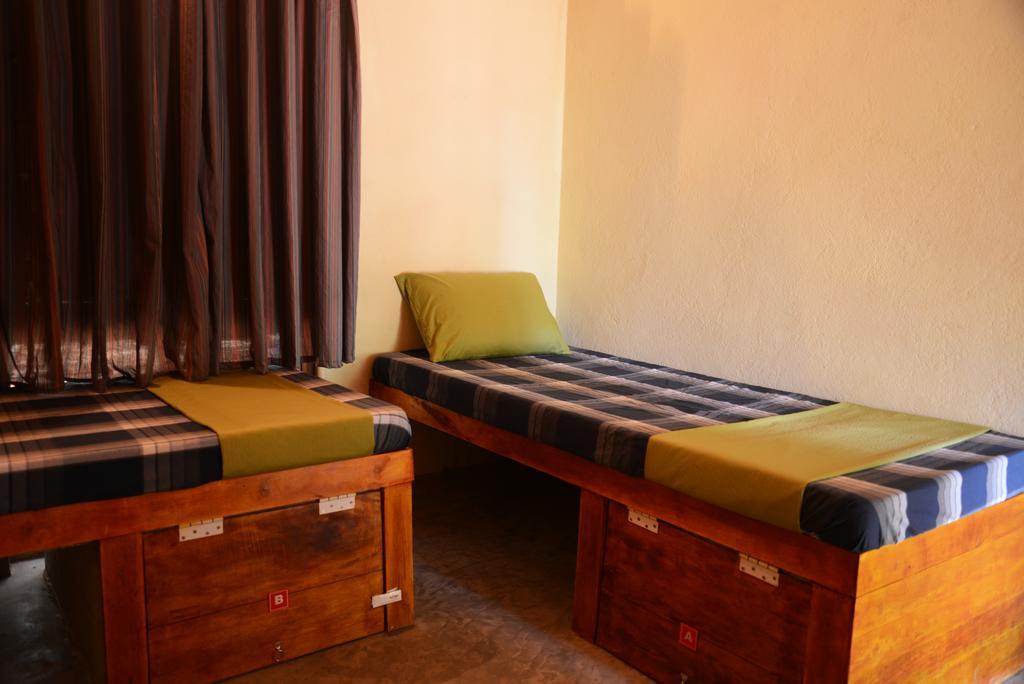 Jungle Beach Hostel Unawatuna Kamer foto