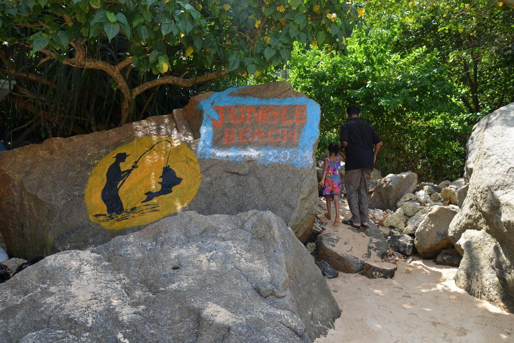 Jungle Beach Hostel Unawatuna Buitenkant foto