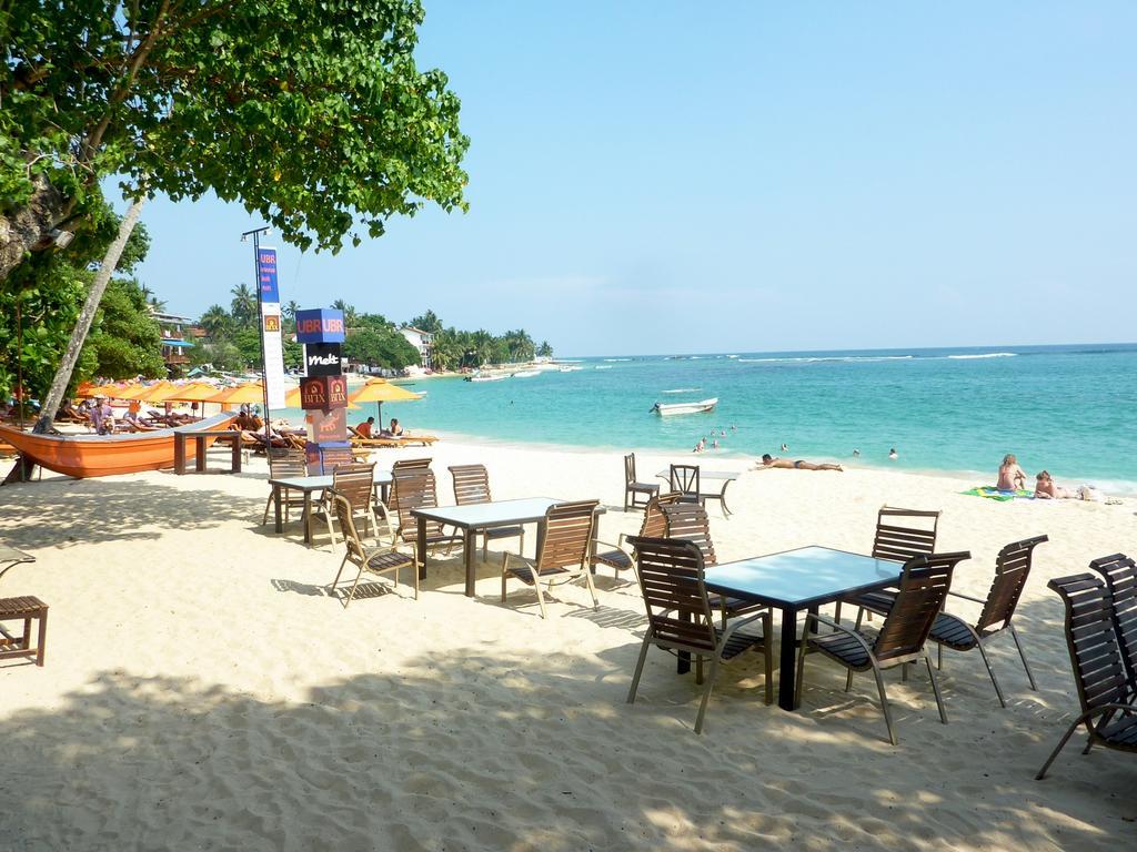 Jungle Beach Hostel Unawatuna Buitenkant foto